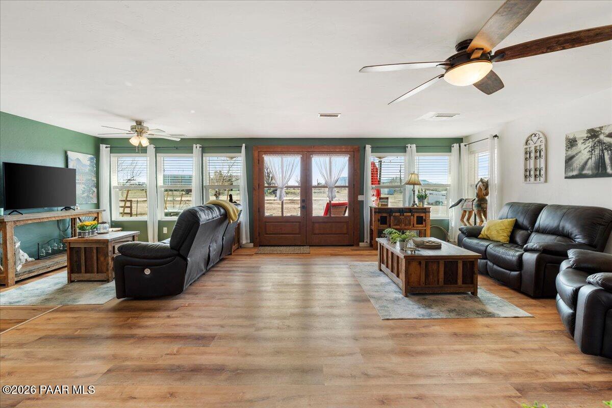 2480 W Sundial Road